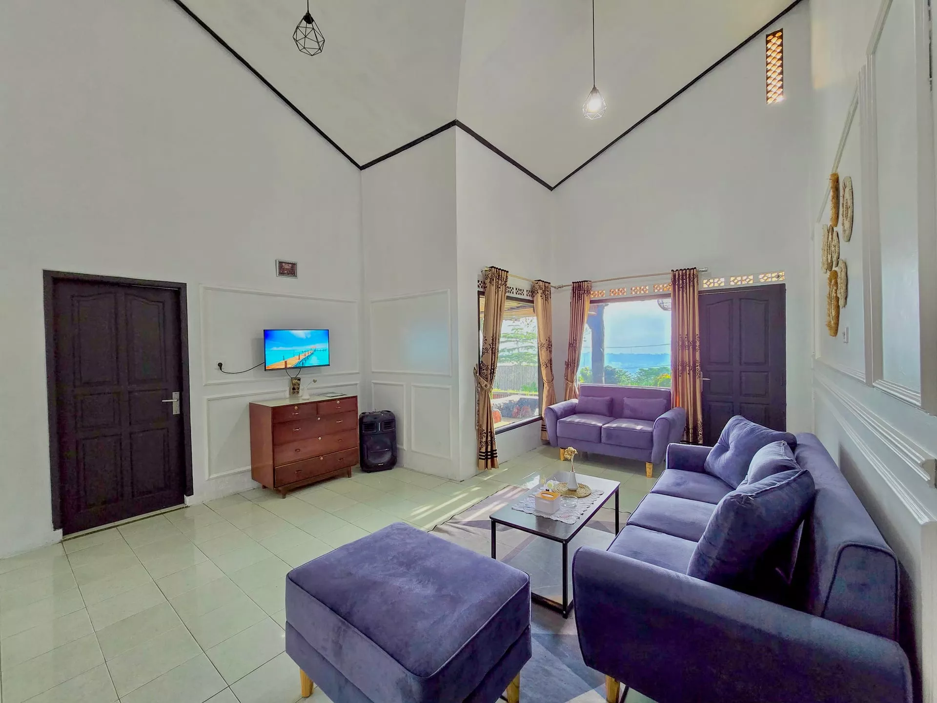 Villa Twins sorotan 12