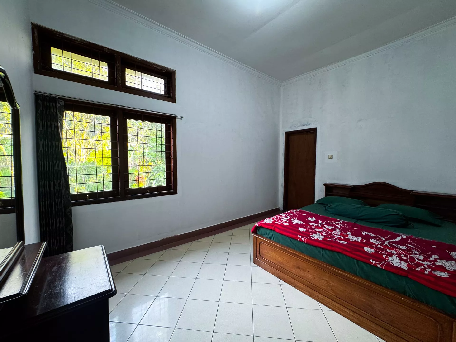 Villa Cemara sorotan 16