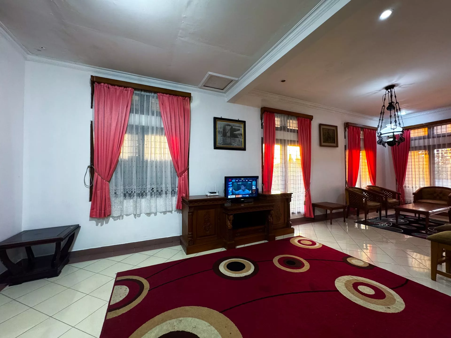 Villa Cemara sorotan 24
