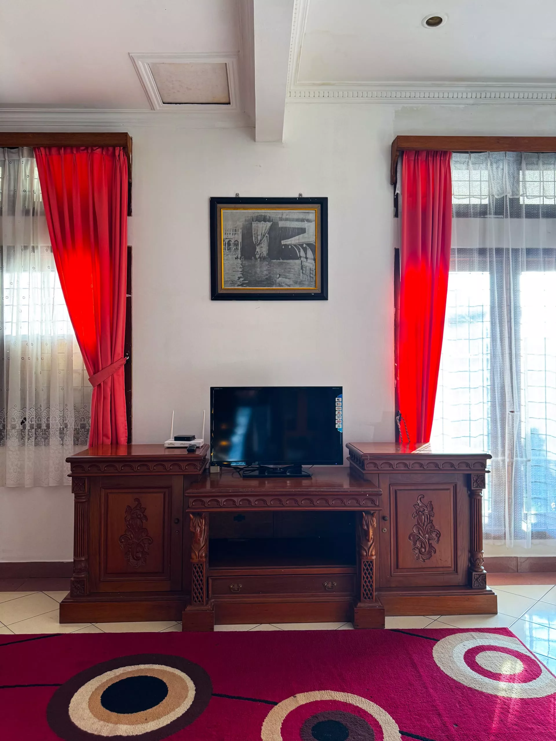 Villa Cemara sorotan 30