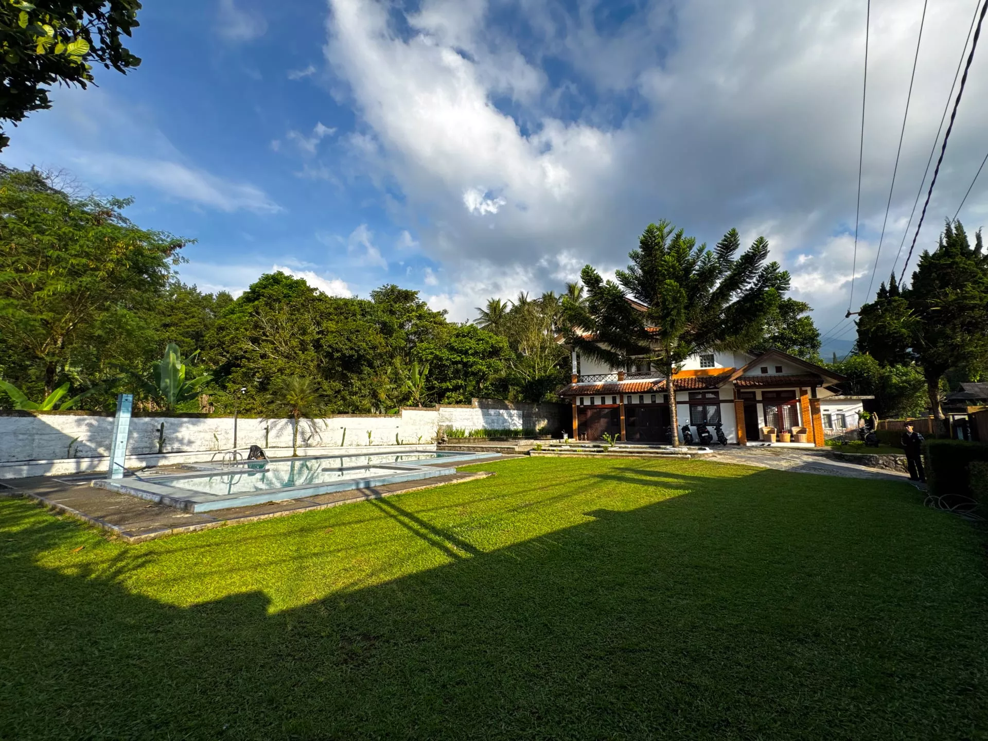 Villa Cemara sorotan 4