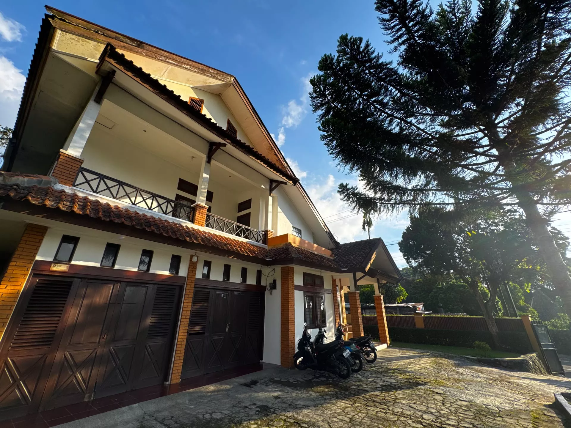 Villa Cemara sorotan 6